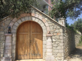  Detijon Guesthouse  Кепаро